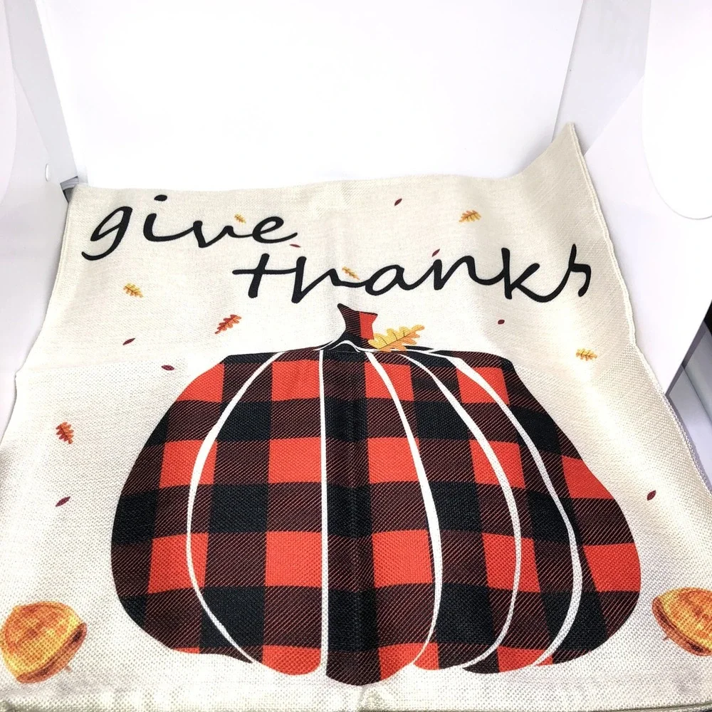 NEW Thanksgiving pillow covers Set Of 4 Buffalo Plaid Fall Pumpkin 18x18 Leaves